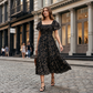 Robe midi à fleurs smockée à encolure carrée pour femme