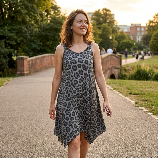 🏖️Soldes d'Été 50% OFF🏝️👗🐆Robe Imprimé Léopard Grande Taille avec Bretelles À Anneaux✨Coupe Ample Flatteuse & Style Moderne pour Toutes les Occasions